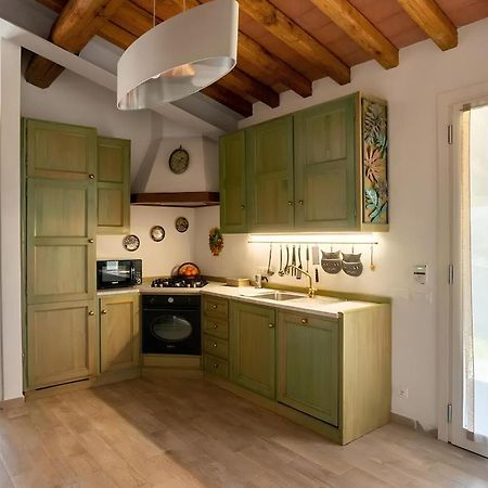 Cozy Tuscany Apartment With View Pescia Ngoại thất bức ảnh