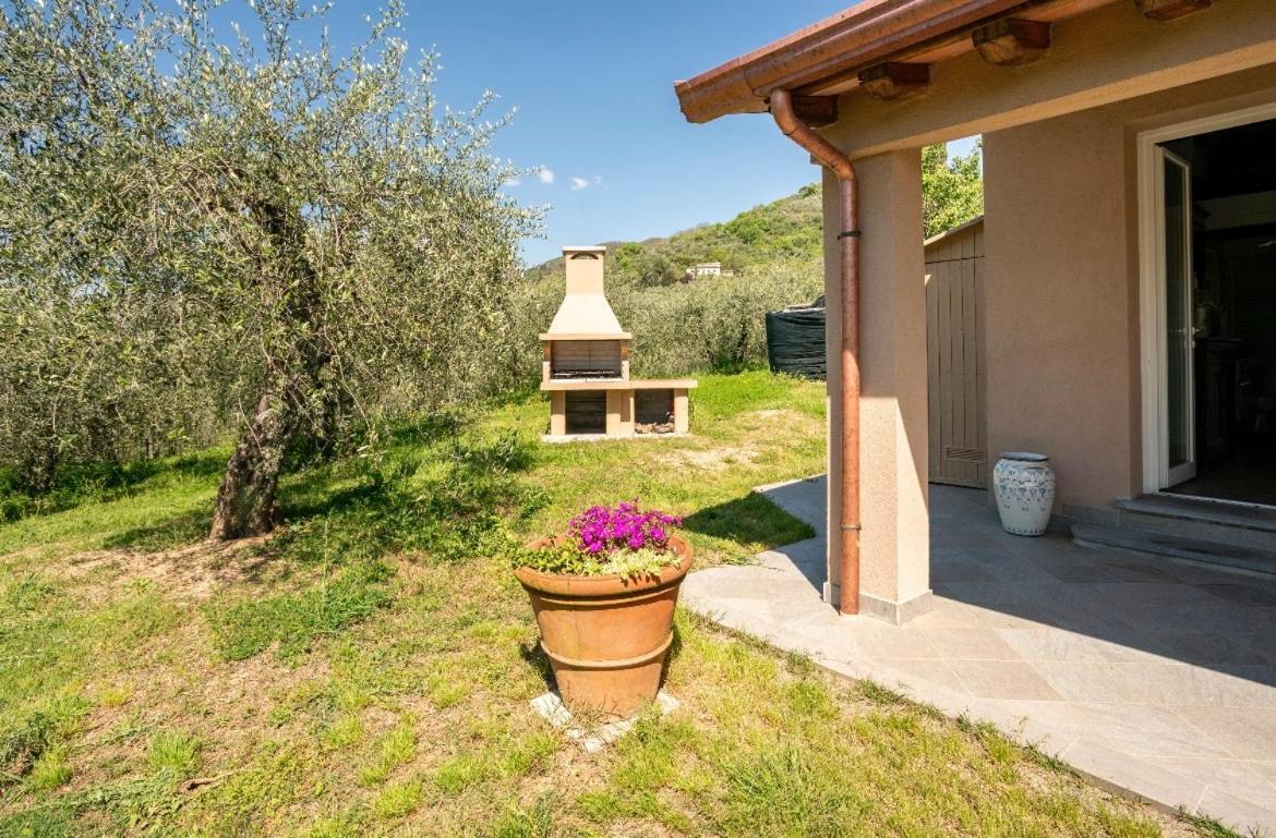 Cozy Tuscany Apartment With View Pescia Ngoại thất bức ảnh