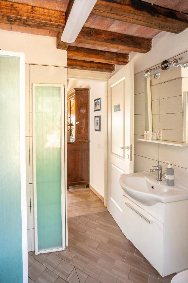 Cozy Tuscany Apartment With View Pescia Ngoại thất bức ảnh